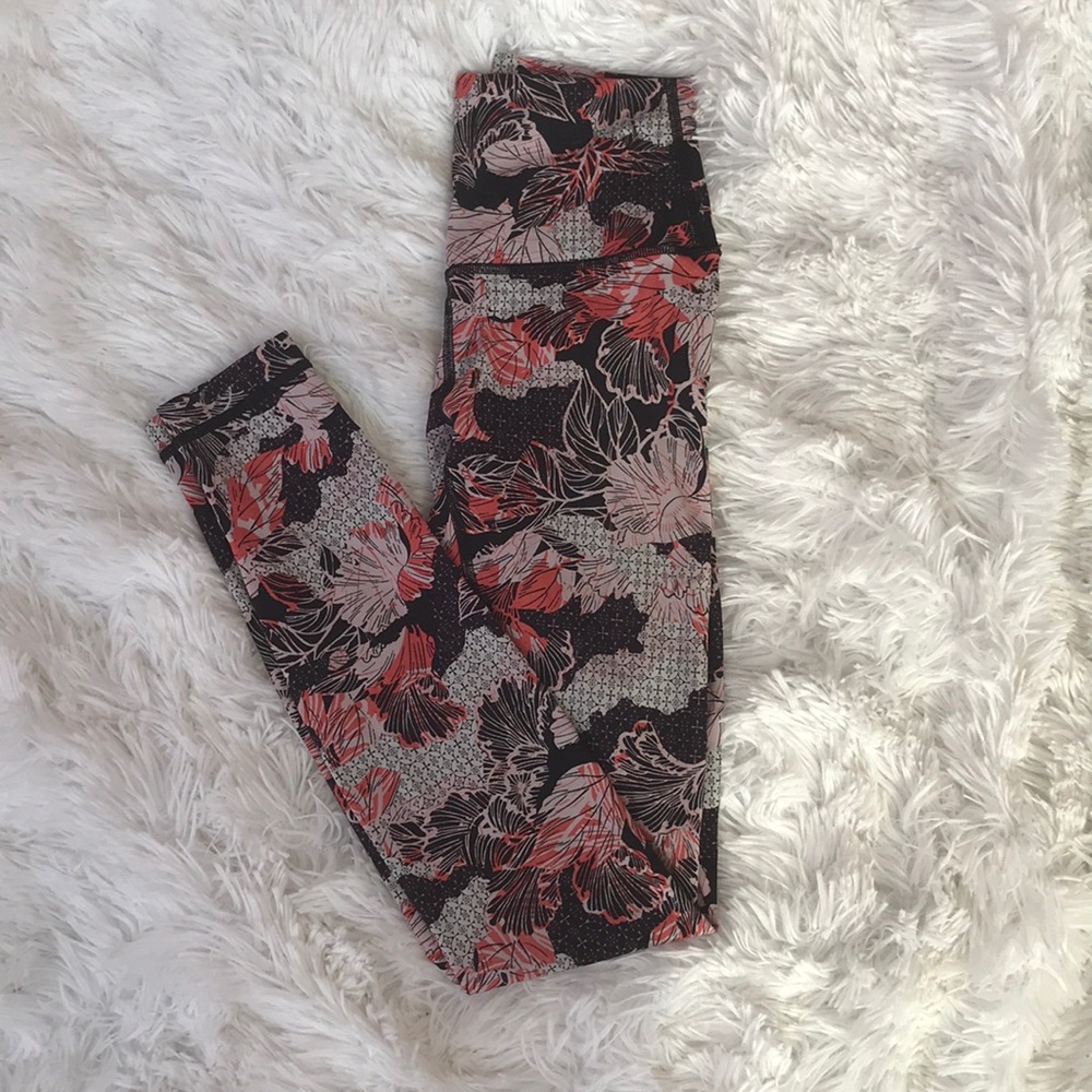 Lululemon leggings 🍂🍁🌹